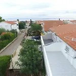 Marko - 100m To The شقة